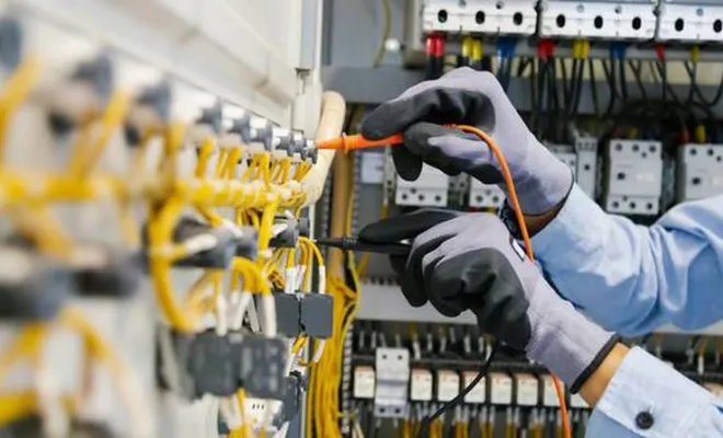 Ingénieur en électricité industrielle, Cambrai, ELF INDUSTRIE